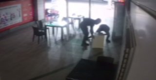 Şaşkın Hırsızlar Çaldıkları Para Kasasını Kaçarken Düşürdü