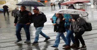 Kestane Karası Fırtınası İstanbulda Etkili Oluyor