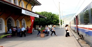 103 Yıllık Tarihi İskenderun Garı Hızlı Treni Bekliyor