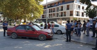 İki Araç Çarpıştı, Bir Çocuk Yaralandı