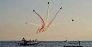 Türk Yıldızlarından Nefes Kesen Gösteri