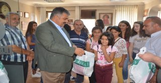 Çocuklar Başkan Özgüvenin Misafiri Oldu