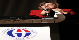 Büyükşehir Belediye Başkanı Fatma Şahin Gaünlü Öğrencilerle Buluştu