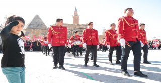 Kırşehirde Cumhuriyet Bayramı Kutlamalarına Büyük İlgi