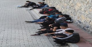 Başkalede 41 Kaçak Göçmen Yakalandı