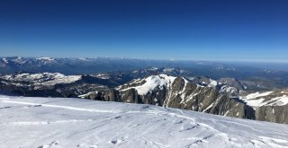 Türk Dağcılar Alplerin Zirvesinde Türk Bayrağı Açtı