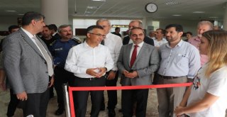 Vali Çeber Ve Rektör Polat Kayıt Yapan Öğrencilerle Bir Araya Geldi