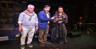 Azerin Ve Esat Kabaklıdan Muhteşem Konser