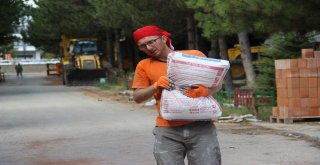 (Özel Haber) Bu Okulda İngilizce Öğretmeni Boya, Tarih Öğretmeni Sıva Yapıyor