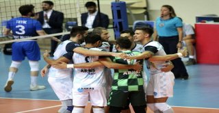 Türkiye Voleybol Efeler Ligi: Arkas Spor: 3 - Tokat Belediye Plevne: 2