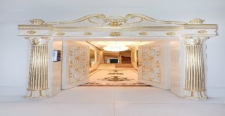 (Özel) Malatyada Altın Kaplamalı Apartman Görenleri Hayrete Düşürüyor