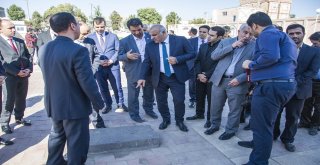 Vali Zorluoğlu, Hoy Belediyesi Şura Üyeleriyle Bir Araya Geldi