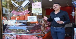 Dolara Tepkisini Sucuk İle Gösterdi