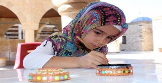 Kuran Kursunda Hat Sanatını Öğreniyorlar