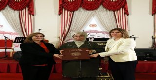 Emine Erdoğan, Bezmialem Valide Sultan Söyleşisine Katıldı