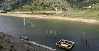 Baraj Suları Çekilince Köy Ortaya Çıktı