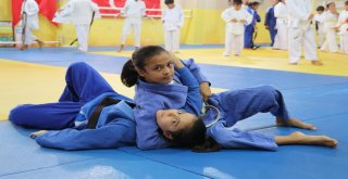 Emanet Judogiyle Maça Çıkıp Önce Türkiye Ardından Balkan Şampiyonu Oldular