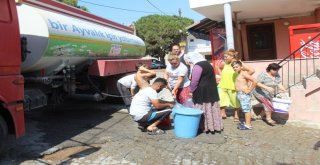 Susuzluktan Kavrulduklarını Belirten Mahallelinin İmdadına Ayvalık Belediyesi Su Tankerleriyle Yetişti