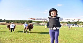 Bilecikte Çocuklar Pony Midilli Atları İle Buluştu