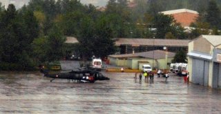 Batmanın Hasankeyf İlçesinde Özel Harekat Polislerini Taşıyan Zırhlı Araç Kaza Yaptı. Yaralıların Olduğu Bölgeye Çok Sayıda Ambulans Sevk Edildi. Yaralılar, Batman Ve Helikopterle Getirildikleri Diyar