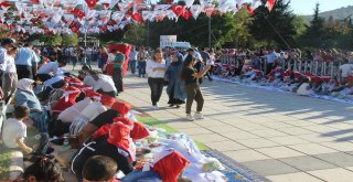 Şanlıurfada 300 Kişi Aynı Anda Çiğköfte Yoğurdu