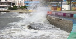 Tropikal Fırtına Kuzey Egede Etkili Oluyor