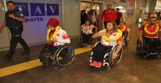 Avrupa Rekoru Kırarak Şampiyon Olan Engelli Sporcular Yurda Döndü