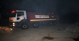 Ayvalıkta Sanayi Sitesi İle Asfalt Şantiyesi Arasındaki Bölgede Çıkan Yangın Korkuttu