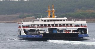 Gökçeadada Feribot Seferlerine Fırtına Engeli