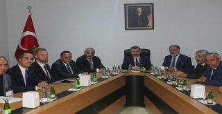 Bakan Koca: “İsraftan Kaçınıp Kendi Üretimimiz Yapmak İstiyoruz”