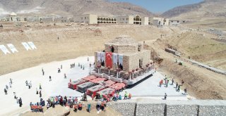 Tarihi Artuklu Hamamı Yeni Yerine Taşındı