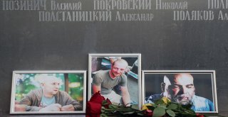 Rusya Gazetecilerine Ağlıyor