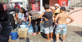 Susuzluktan Kavrulduklarını Belirten Mahallelinin İmdadına Ayvalık Belediyesi Su Tankerleriyle Yetişti