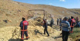 Saman Yüklü Araç Küle Döndü