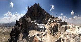 Tarihi Gevale Kalesi Ortaya Çıkarılıyor