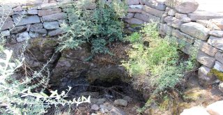 (Özel) Antik Kentteki 2 Bin 800 Yıllık Su Sistemi Günümüze Taş Çıkartıyor