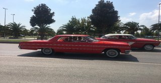 Bağdat Caddesinde Klasik Otomobillerden Zafer Konvoyu