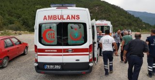 Otomobiller Çarpıştı: 4Ü Çocuk 7 Yaralı