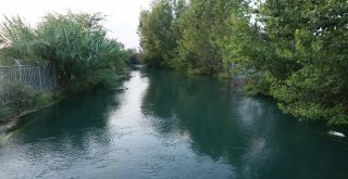 Sualtında Kalan Karayolu Havuz Oldu