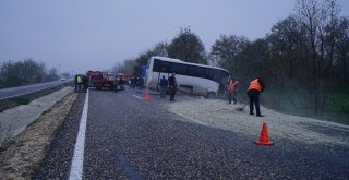 İşçileri Taşıyan Otobüs İle Küspe Yüklü Traktör Çarpıştı: 12 Yaralı