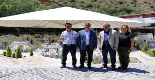 Türkiyenin En Büyük Şemsiyesi Gümüşhanede