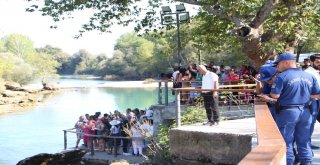 Oğlunu Kurtarmak İsterken Manavgat Irmağında Kayboldu