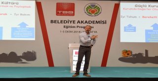 Belediye Personelleri Akademide