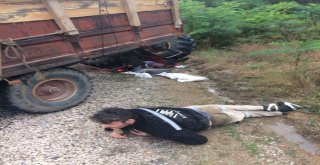 Bilecikte Traktör İle Otomobil Çarpıştı: 1 Ölü, 2 Yaralı