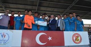 U-17 Futbol Turnuvasında Ödüller Sahiplerini Buldu