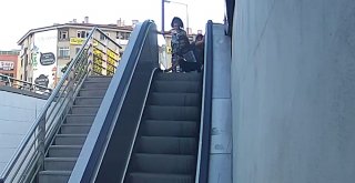 Şikayete Konu Olan Yürüyen Merdivenleri Çocukların Durdurduğu Ortaya Çıktı