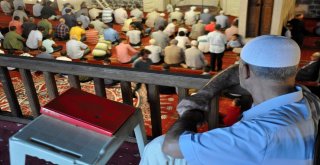 Bayram Namazında Camiler Doldu Taştı