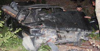 Erzincanda Otomobil Şarampole Devrildi: 4 Yaralı