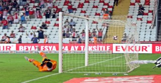 Spor Toto Süper Lig: Antalyaspor: 2 - Dg Sivasspor: 1 (İlk Yarı)