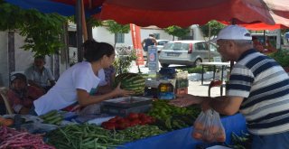 Kuşadasında Soğucak Pazarı İlgi Görüyor
